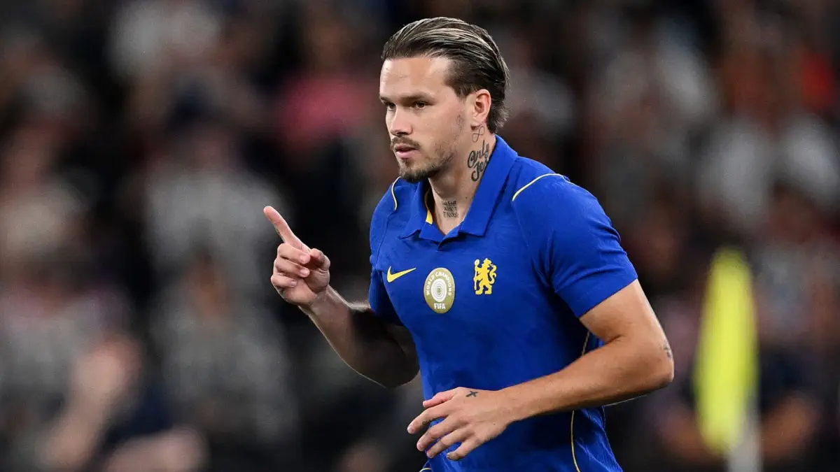 Chelsea reject Leeds' initial offer for Mykhailo Mudryk!