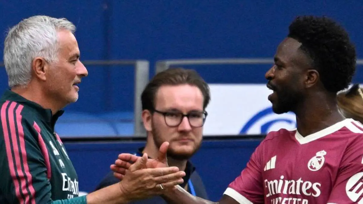 (Vidéo) « Il n’est pas un ange, mais c’est exagéré » : Mourinho prend la défense de Vinícius Jr