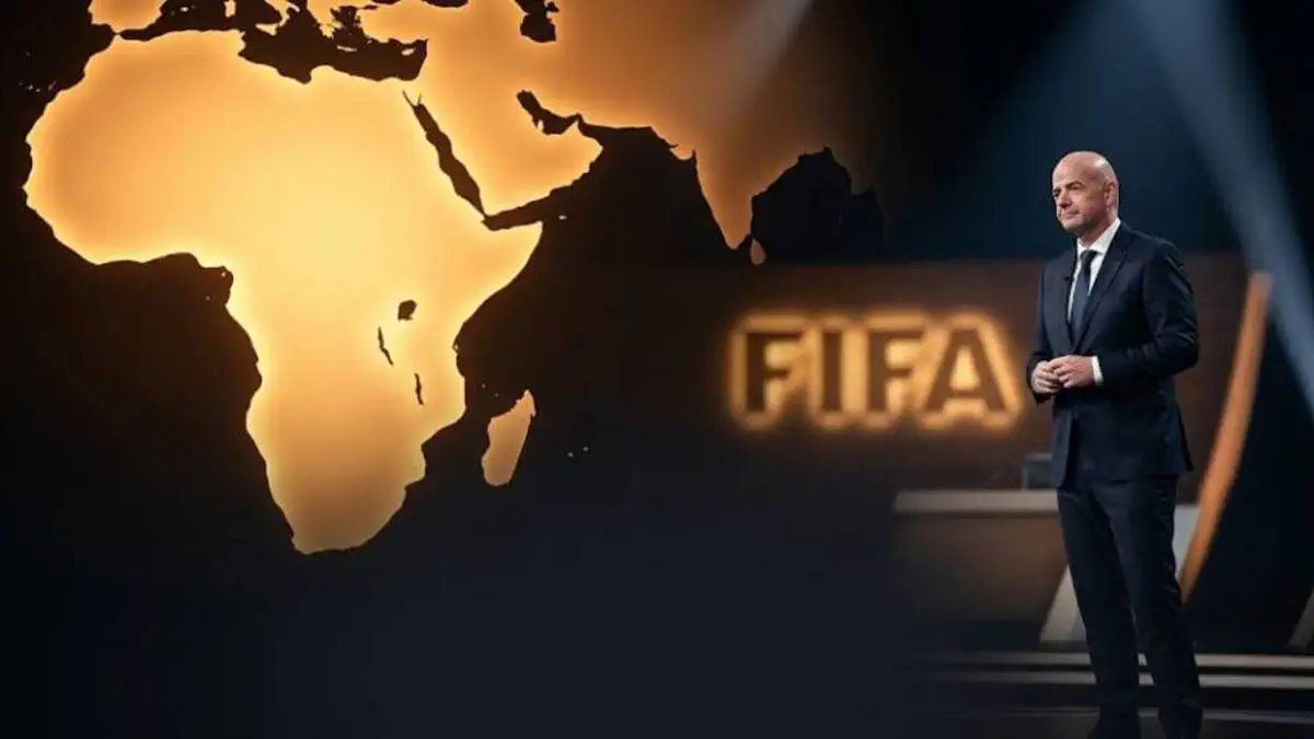 (فيديو) نجم برشلونة السابق يدعم رئيس الفيفا جياني إنفانتينو