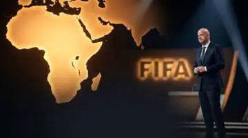 (Vidéo) L'ancienne star du Barça soutient le président de la FIFA Gianni Infantino