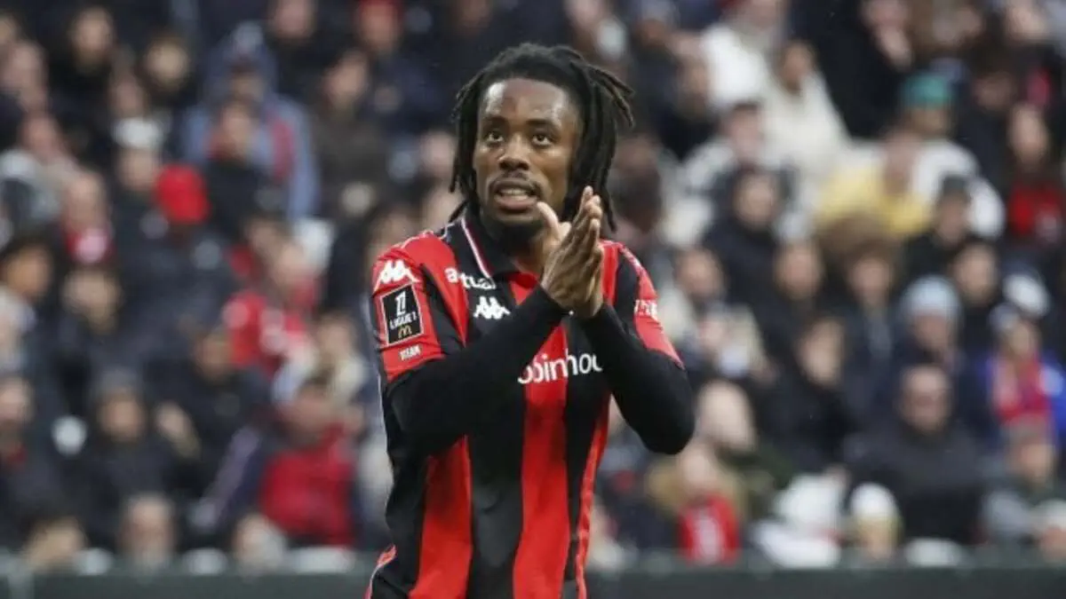 Nice : Elye Wahi de retour et accueilli comme une star par les supporters