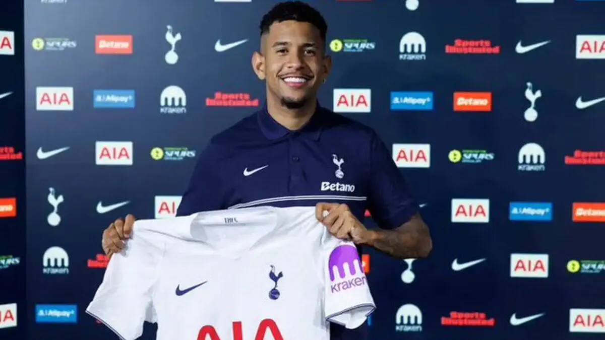 Officiel : Savinho quitte Manchester City pour Tottenham