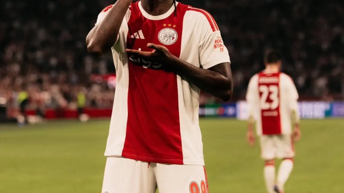Conference League : Tolu Arokodare signe un doublé pour ses débuts avec l’Ajax