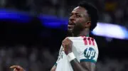 Real Madrid : le beau geste de José Mourinho envers Vinicius Jr au Santiago-Bernabéu