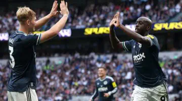Premier League : Yoane Wissa ouvre son compteur avec une bicyclette sublime à Tottenham