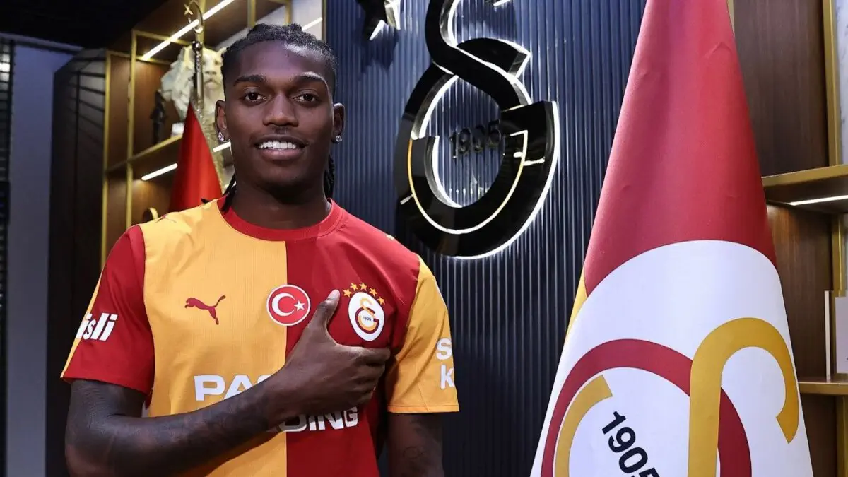 Officiel : Rafael Leão s'engage avec Galatasaray pour 4 saisons