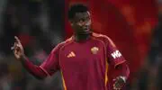 Serie A : Evan Ndicka blessé à l’échauffement avant Lecce-Roma