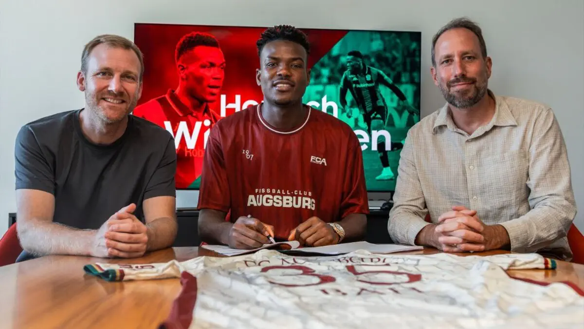 Officiel : Manchester City prête Juma Bah à Augsbourg 