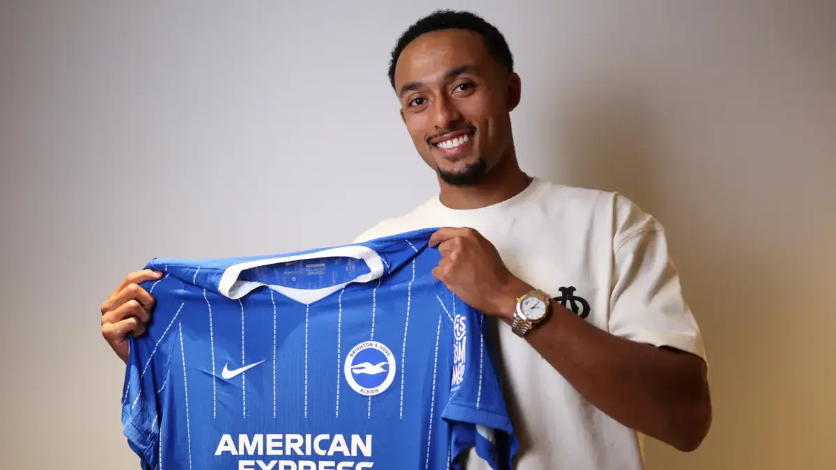 Mercato : Femi Azeez rejoint Brighton 