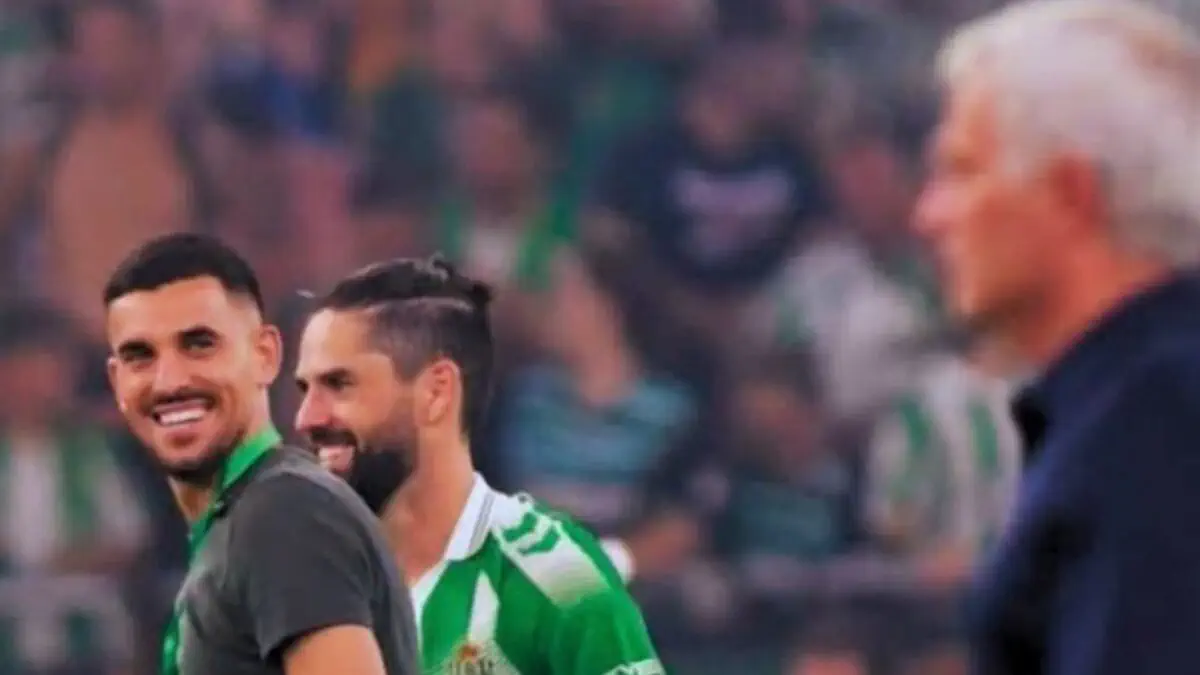 A picture of Daniel Ceballos with Mourinho is trending online! 