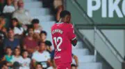 Real Sociedad : Job Ochieng marque, délivre deux passes et s’offre un record contre Elche