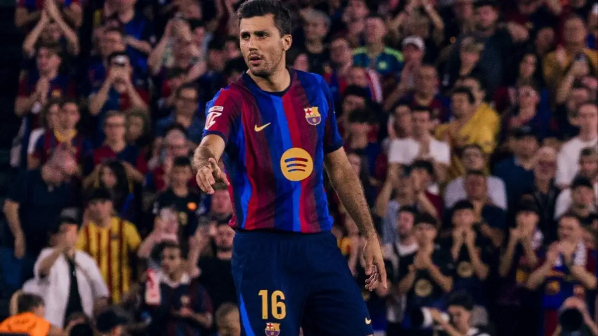 FC Barcelone : Hansi Flick s'enflamme pour Rodri