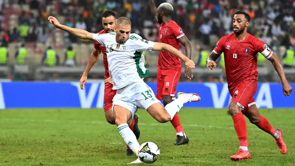 Algérie : « Je n’ai pas envie d’arrêter », Islam Slimani veut encore jouer