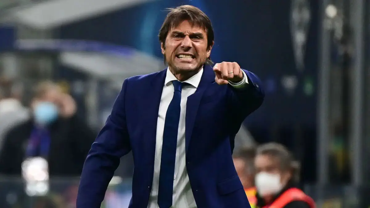 Antonio Conte envisagé par Manchester United