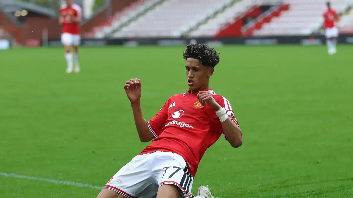 Manchester United : Michael Carrick sort du silence sur le cas JJ Gabriel