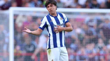 Breaking : Liverpool entre dans la course pour le défenseur de la Real Sociedad Jon Aramburu !