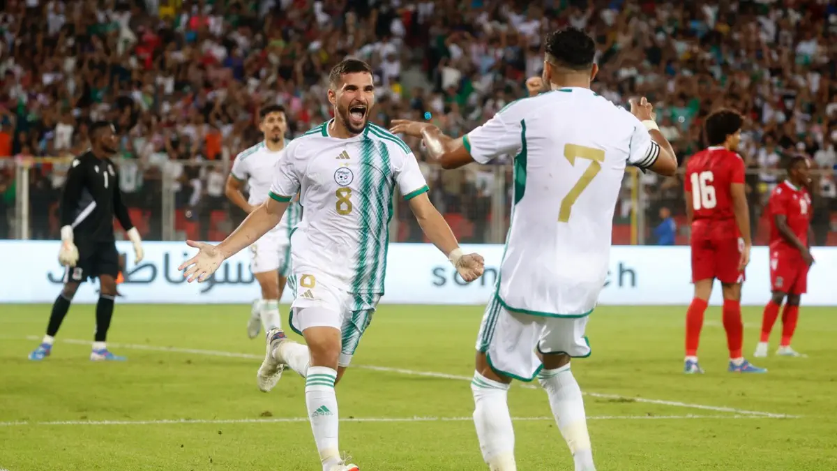 الجزائر: حسام عوار يختار أفضل لاعب في تاريخ الخضر
