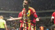 Algérie : Adil Bourabaa appelé pour remplacer Nabil Bentaleb (Officiel)