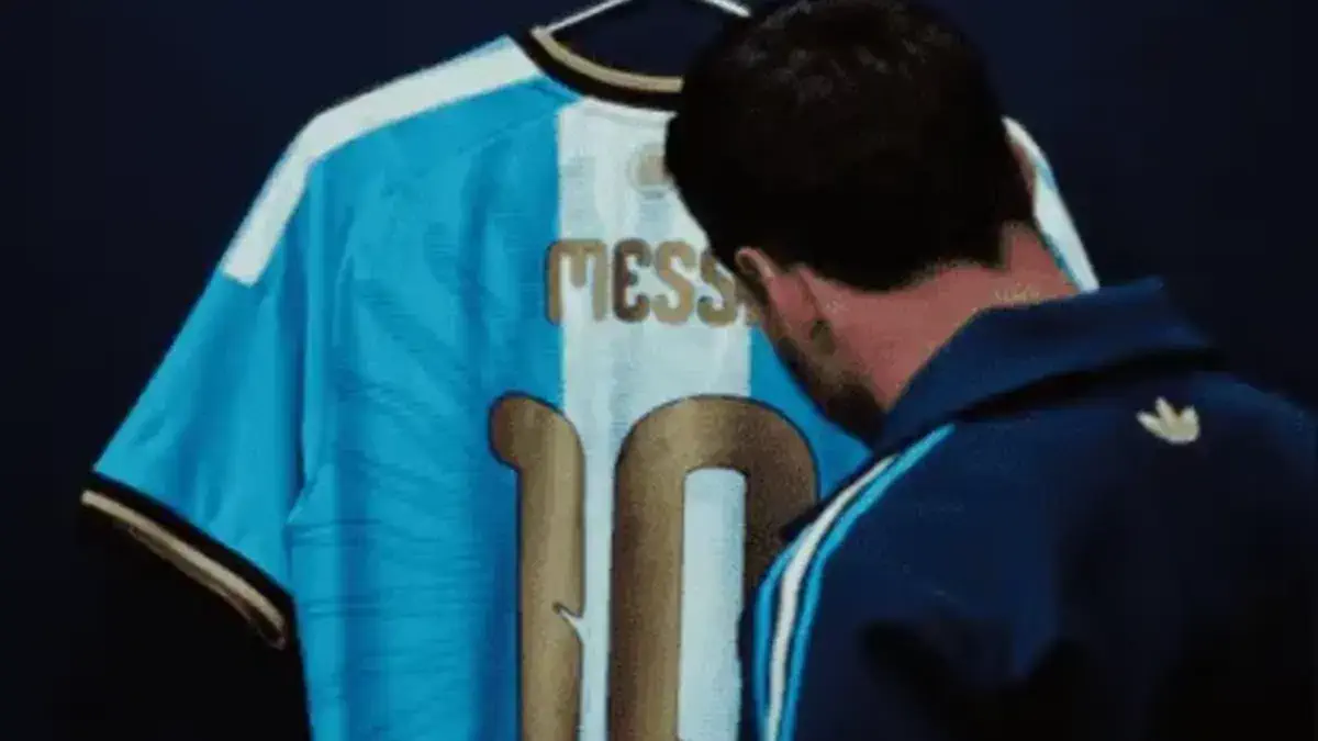 Messi dévoile le maillot qu’il portera pour son dernier match avec l’Argentine