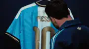 Messi unveils the shirt he will wear for his final match with Argentina
