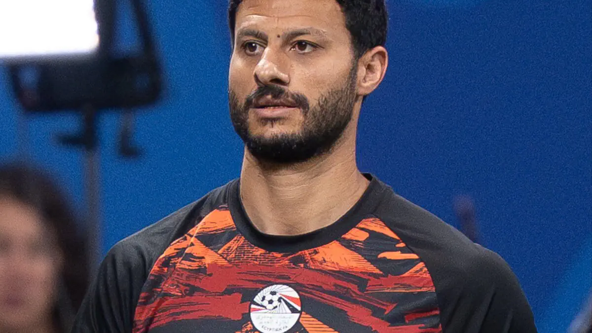 مصر: حسام حسن يتحمل مسؤولية غياب محمد الشناوي