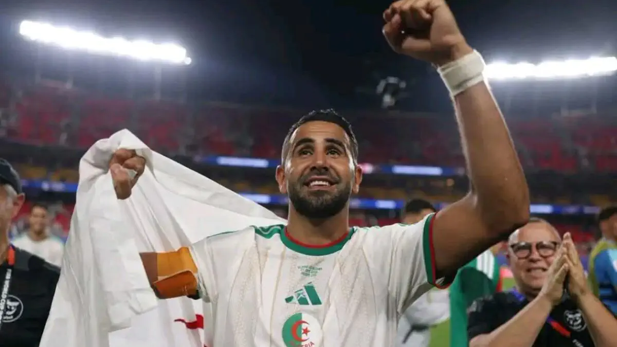 Algérie : l’hommage magnifique de Tizi Ouzou à Riyad Mahrez