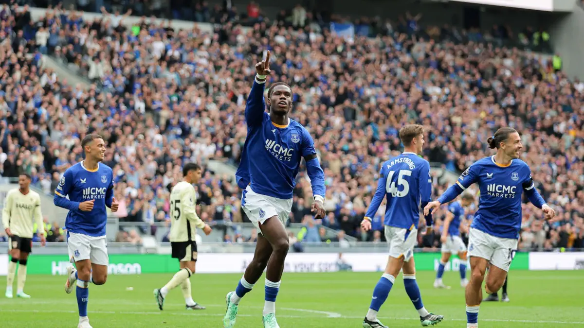 Everton entame la saison sans défaite