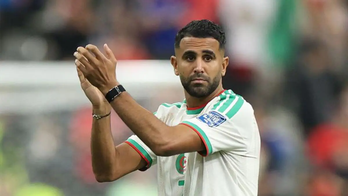 الجزائر: نادٍ يمد يد العون لرياض محرز