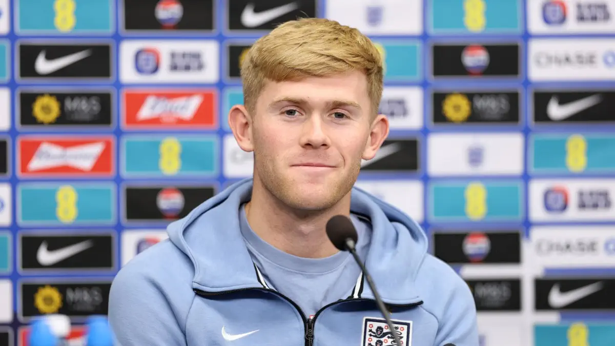 Despite the contract extension, Manchester United believe they can sign Lewis Hall 