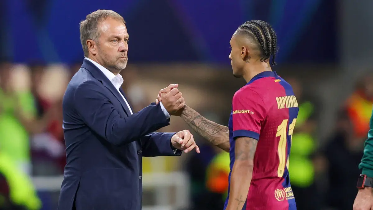 What are the details of the renewal of Raphinha's contract with Barcelona?
