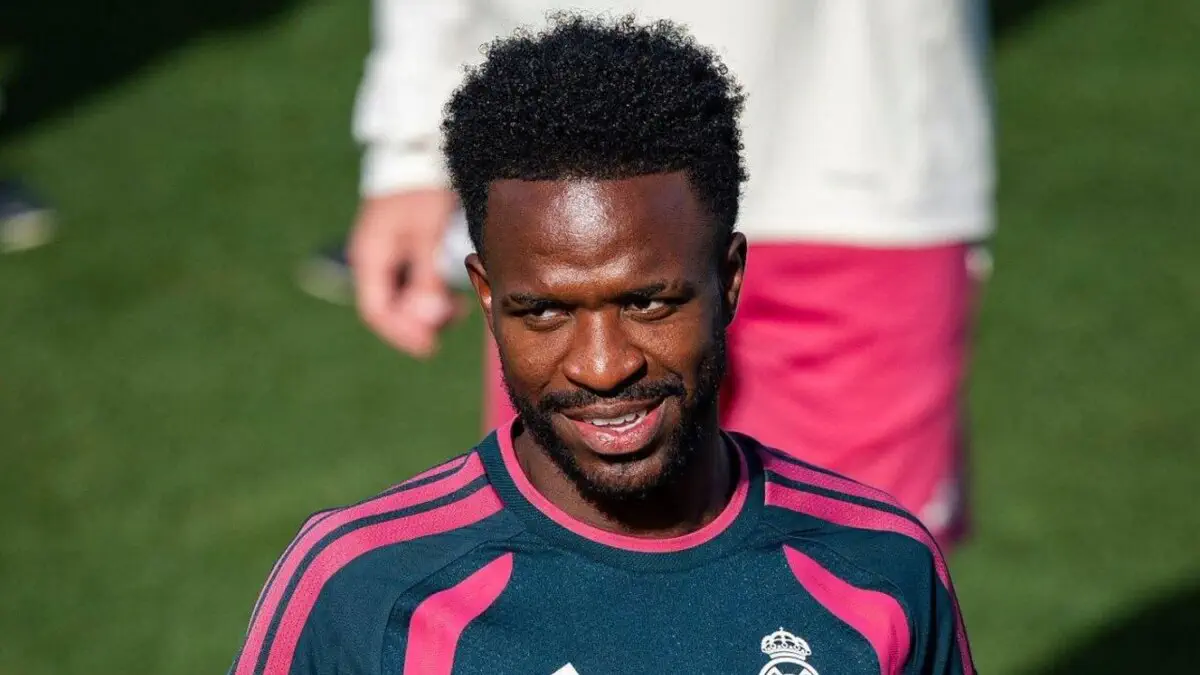 Real Madrid : Raúl Asencio prend la défense de Vinicius Jr