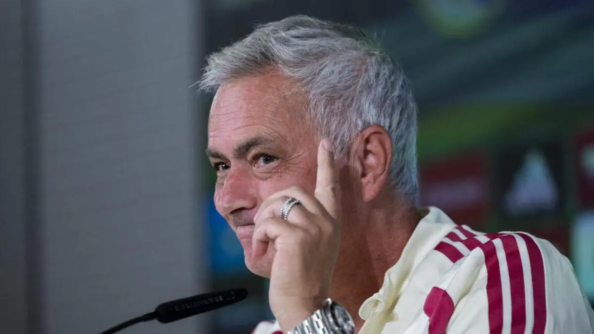 Real Madrid : José Mourinho tacle sèchement le Barça