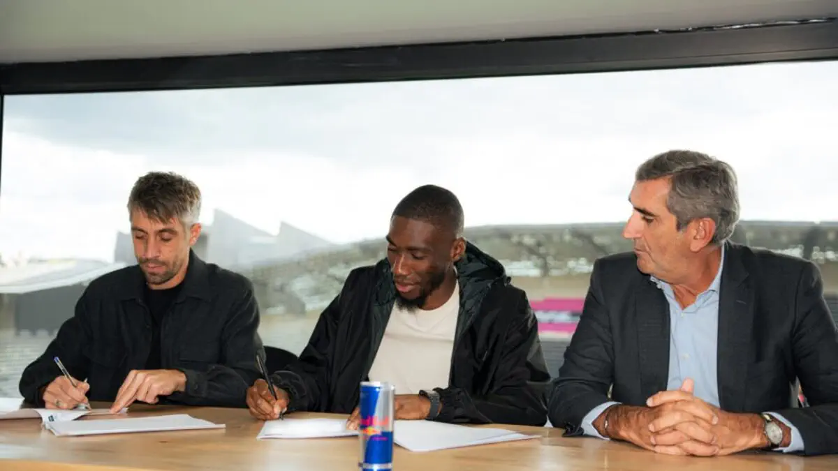 Paris FC: Adama Camara officially extends his contract