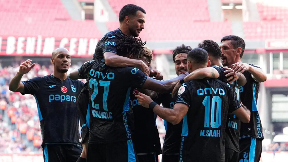 Trabzonspor : Franculino Djú, Mohamed Salah et Chibuike Nwaiwu à la fête contre Samsunspor