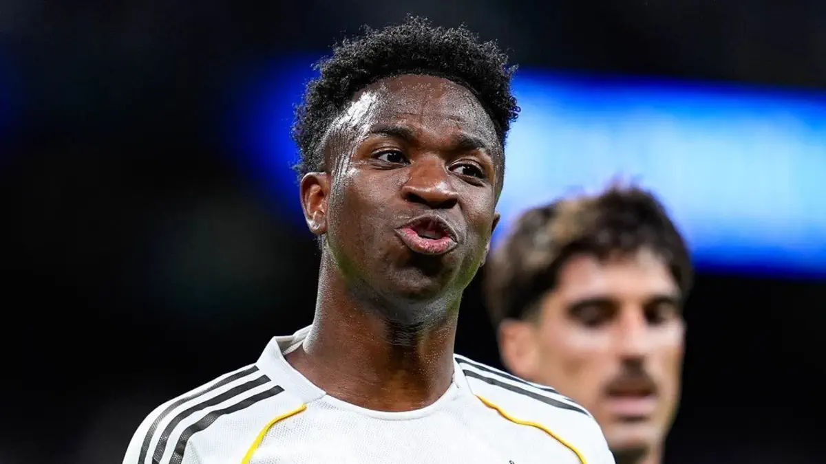 Real Madrid : Vinicius s’excuse après son expulsion contre Villarreal