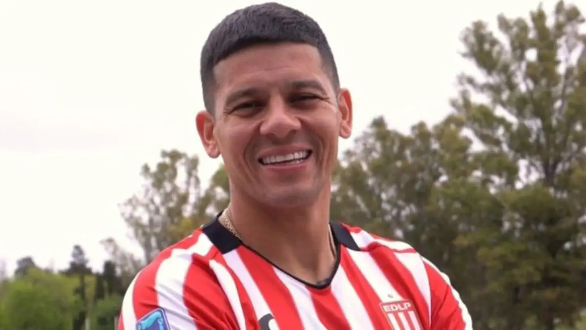 Official: Marcos Rojo returns to Estudiantes