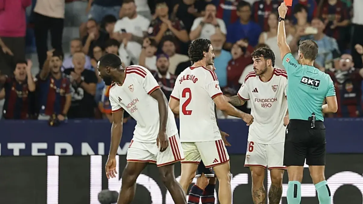 La Liga: with 365 red cards, Sevilla FC is the most sent-off club in the history of the Spanish league