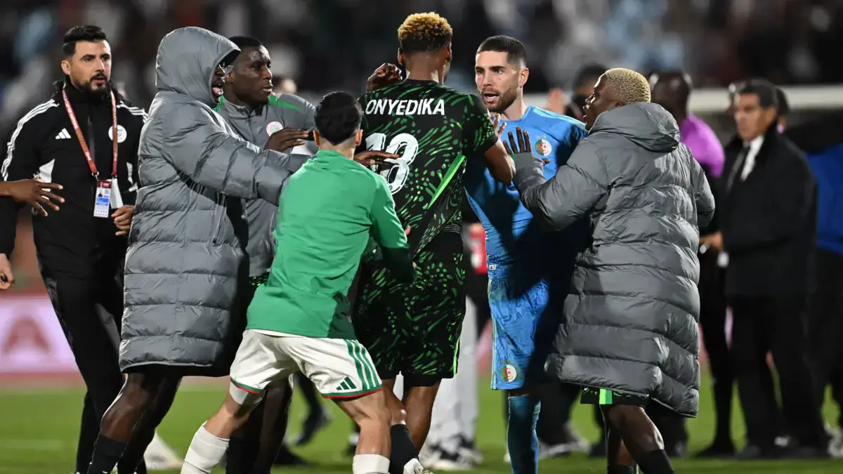 الجزائر - توغو: الكاف تعيّن حكماً يثير الجدل بالفعل!