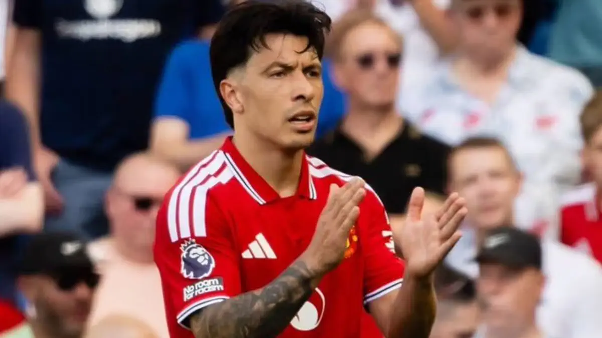 Manchester United : Rooney et Carragher recadrent Lisandro Martínez