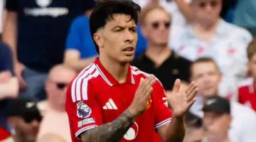 Manchester United : Rooney et Carragher recadrent Lisandro Martínez