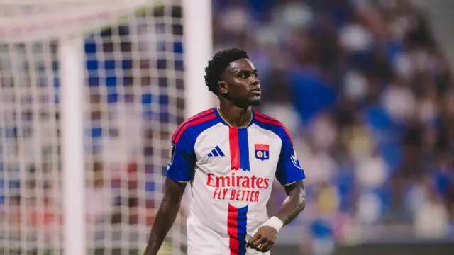 Ligue Europa : Ernest Nuamah participe au succès de Lyon contre Crystal Palace