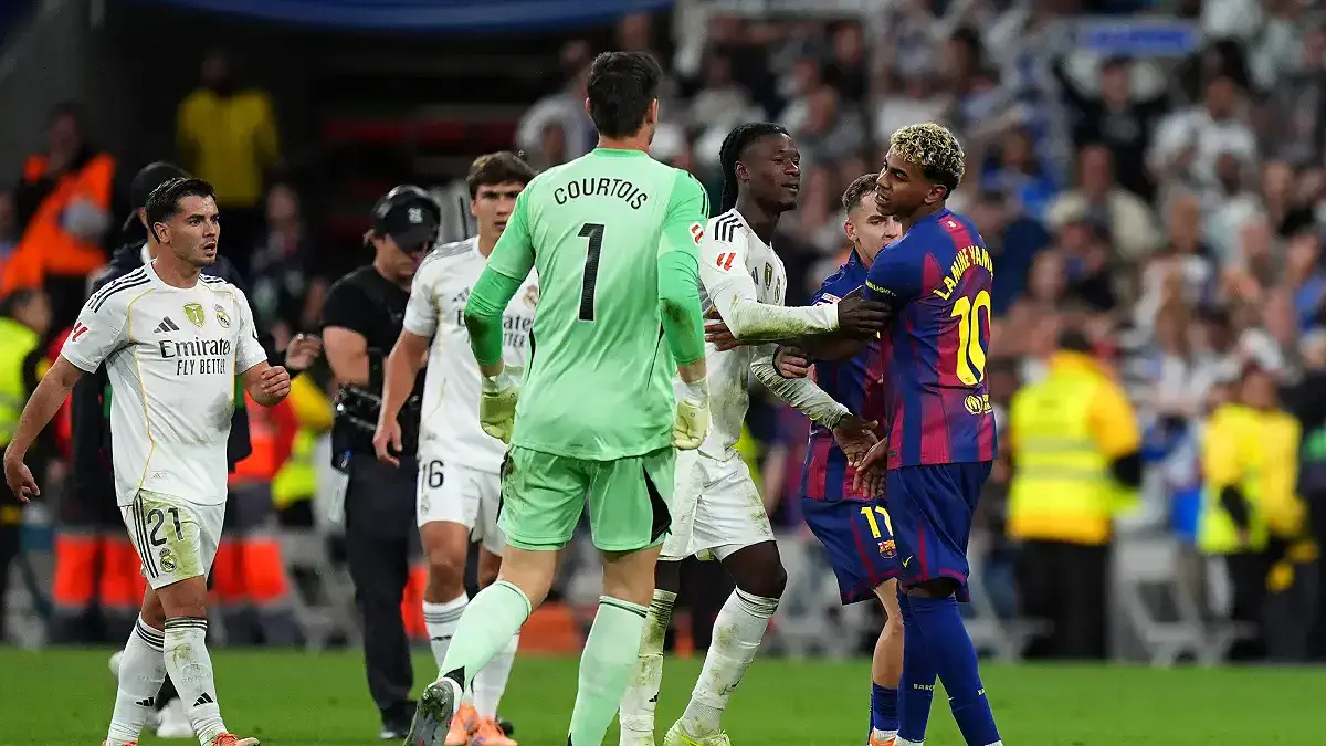 برشلونة يكشف عن قميصه الجديد الخاص بالكلاسيكو