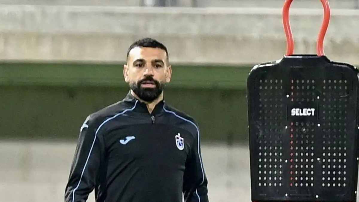 المغامرة على العشب الاصطناعي: كيف خاطر صلاح بركبتيه ليعيد كتابة تاريخ مسابقات UEFA في فنلندا