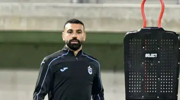 Le pari artificiel : comment Salah a risqué ses genoux pour réécrire l’histoire de l’UEFA en Finlande