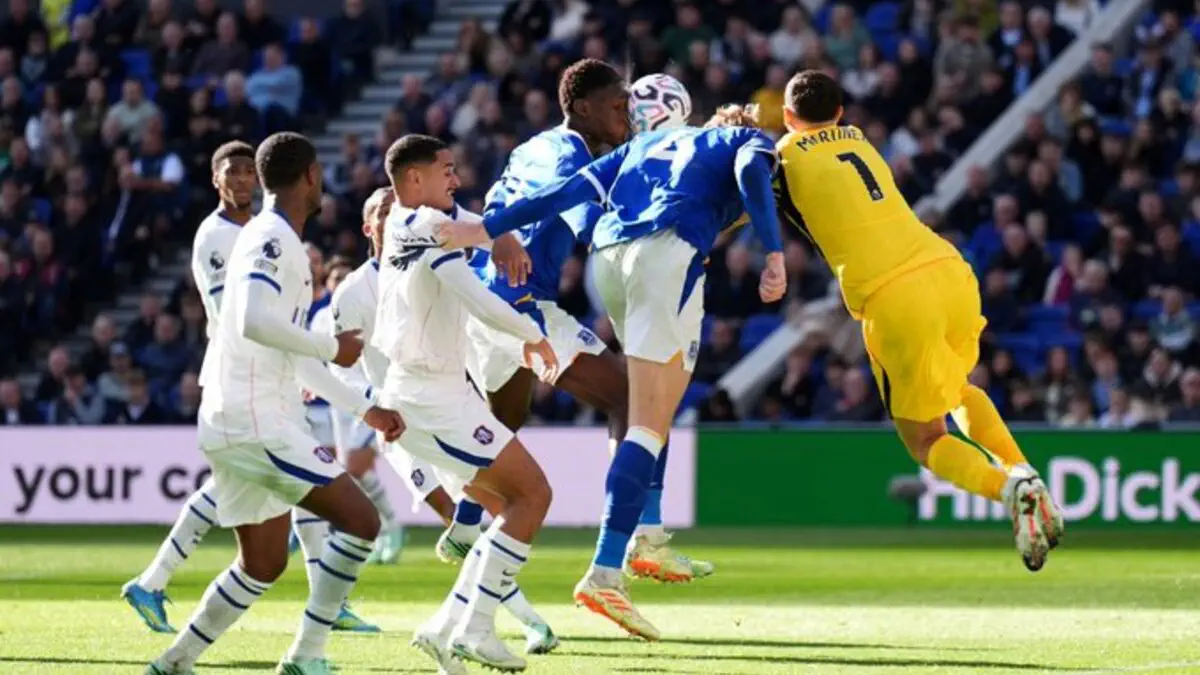 Chelsea : Emiliano Martínez victime d’une blessure à la mâchoire