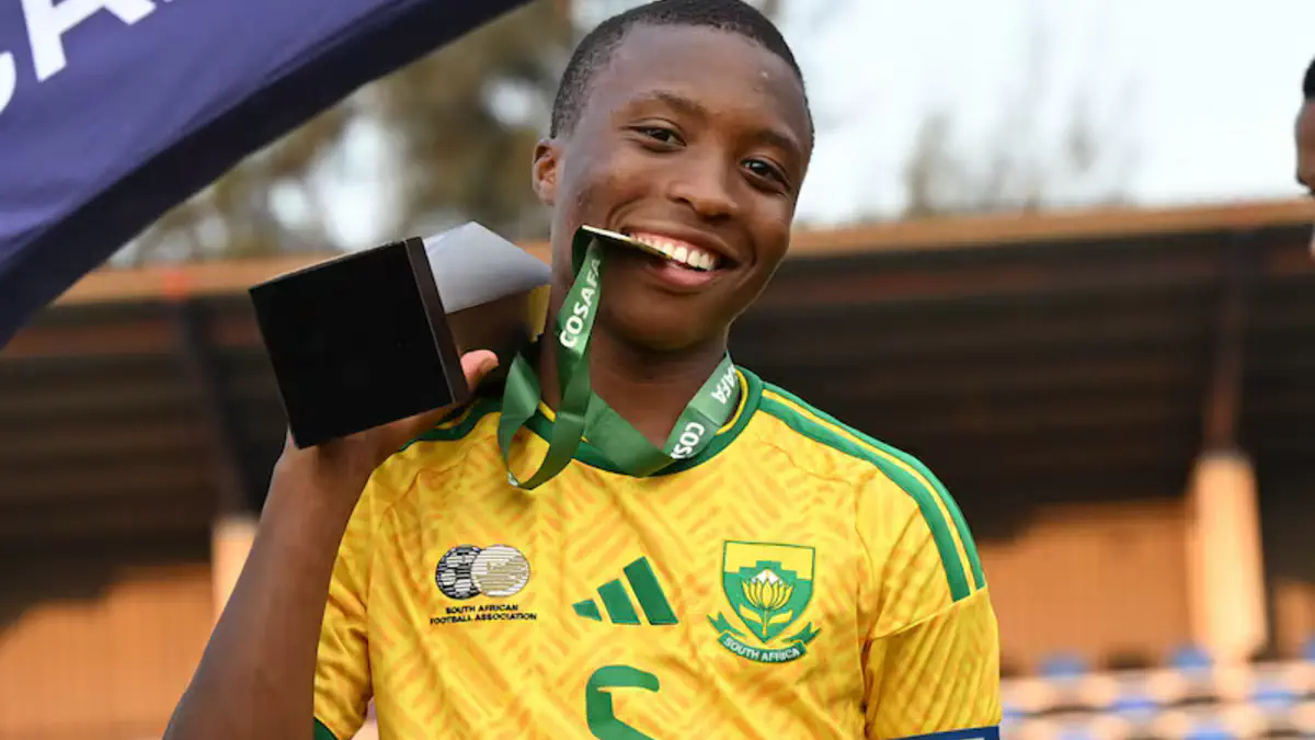 Mamelodi Sundowns snap up Amajita captain Lazola Maku 