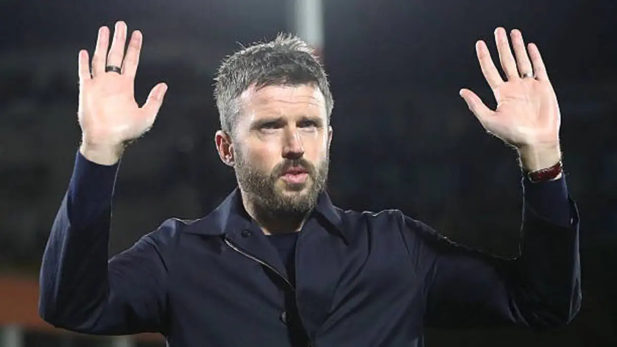 Manchester United: Michael Carrick under pressure after debacle against Como