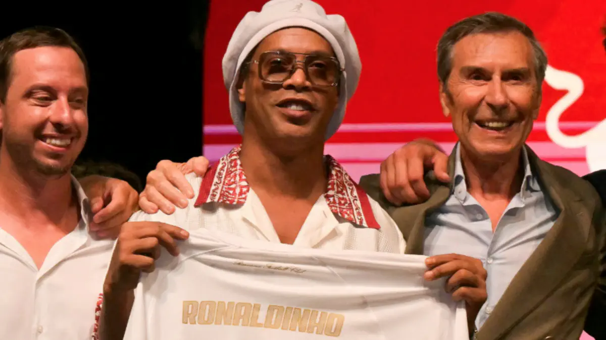 Officiel : Ronaldinho va rejouer, la date annoncée