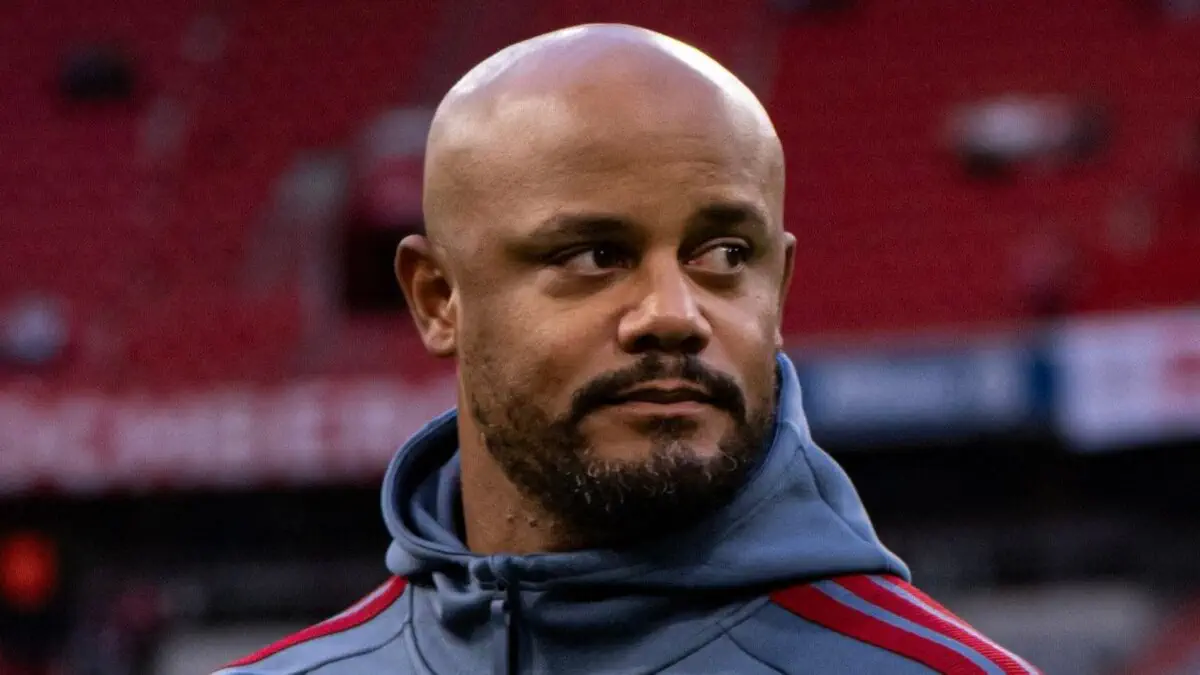 Bayern: Vincent Kompany rushed to hospital