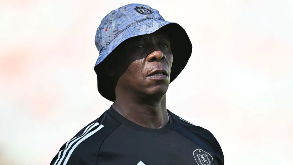 Une contradiction qui suscite la controverse.. Orlando Pirates écarte l'adjoint d'Ouaddou malgré le démenti de tout différend